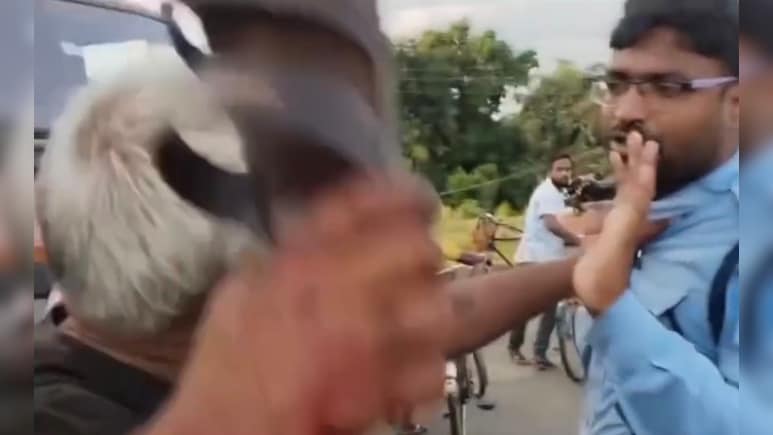 Highway Chaos In Bengal As Truck Driver, Civic Volunteer Thrash Each Other