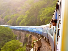 Overnight Trains Vs Overnight Buses: Which Makes Night Travel More Comfortable? Overnight Trains Vs Overnight Buses: Which Makes Night Travel More Comfortable?