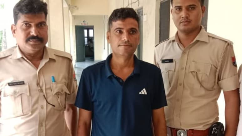 12 साल पहले सब इंस्पेक्टर ने किया था गुनाह... अब पहुंचा सलाखों के पीछे, पुलिस की हाईटेक तकनीक से हुई पहचान 12 साल पहले सब इंस्पेक्टर ने किया था गुनाह... अब पहुंचा सलाखों के पीछे, पुलिस की हाईटेक तकनीक से हुई पहचान