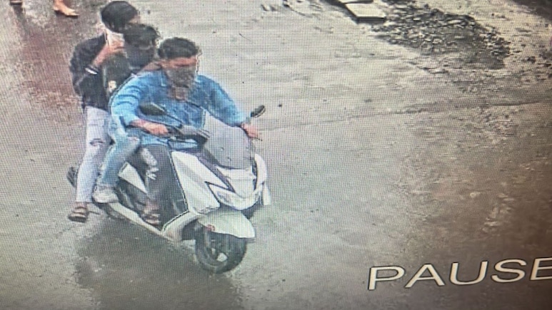 Kalyan News : केडीएमसी कर्मचाऱ्यावर कल्याणमध्ये जीवघेणा हल्ला; बदलापूरमधील गोळीबार प्रकरणातील फरार आरोपी सामील