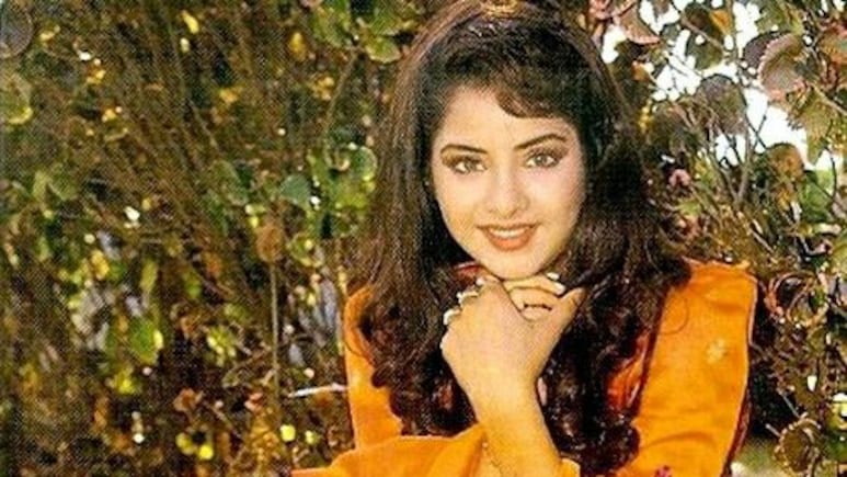 बड़ी ही शरारती थीं दिव्या भारती, उनकी कोस्टार ने बताया कैसे दोनों ने मिलकर किया था एक एक्टर की नाक में दम बड़ी ही शरारती थीं दिव्या भारती, उनकी कोस्टार ने बताया कैसे दोनों ने मिलकर किया था एक एक्टर की नाक में दम