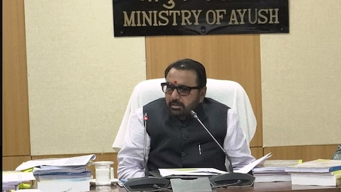 मेरे यहां काम करने वाला आयुर्वेद से ठीक हुआ... आयुष मंत्री ने बताई कैंसर से रिकवरी की कहानी