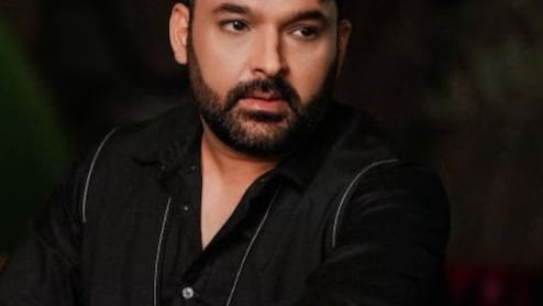 अक्षय की तलवारबाजी देख दुम दबाकर भागे कपिल शर्मा, वायरल वीडियो सोशल मीडिया पर हो रहा वायरल