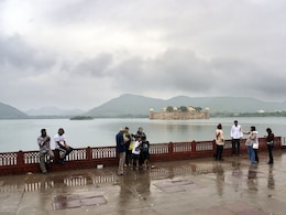 Rajasthan Rain: पश्चिमी राजस्थान से मॉनसून ने ली विदाई, पर इन 5 शहरों में फिर से होगी तूफानी बारिश Rajasthan Rain: पश्चिमी राजस्थान से मॉनसून ने ली विदाई, पर इन 5 शहरों में फिर से होगी तूफानी बारिश