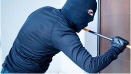 Rajasthan Crime: राजस्थान के सरकारी दफ्तर में चोरी, नकदी के साथ पूरा गल्ला भी ले उड़े चोर, गार्ड को ढूंढ रही पुलिस