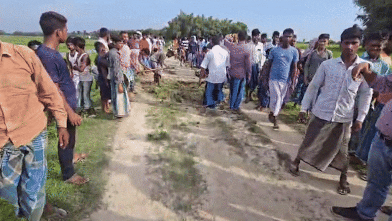 बिहार की ये सड़क पिछले 78 सालों से नहीं बनी, आखिर क्यों अब चंदे से बन रही बिहार की ये सड़क पिछले 78 सालों से नहीं बनी, आखिर क्यों अब चंदे से बन रही