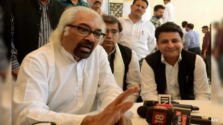 From 'Felt At Home In Pakistan' To '<i>'84 Mein Hua To Hua,</i>': Sam Pitroda's 7 Remarks That Created Controversies From 'Felt At Home In Pakistan' To '<i>'84 Mein Hua To Hua,</i>': Sam Pitroda's 7 Remarks That Created Controversies