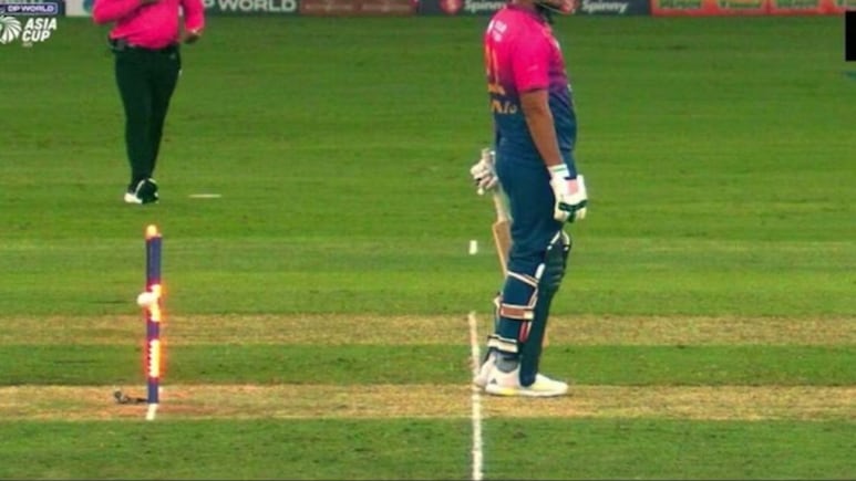 IND vs UAE: सूर्यकुमार यादवची 'खिलाडूवृत्ती', टॉवेलमुळे आऊट झालेल्या खेळाडूला पुन्हा बोलावले, नेमकं काय घडलं?