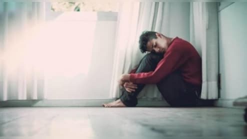 बाहर से खुश और अंदर से निराशा को लेकर क्या कहता है आज का विज्ञान!