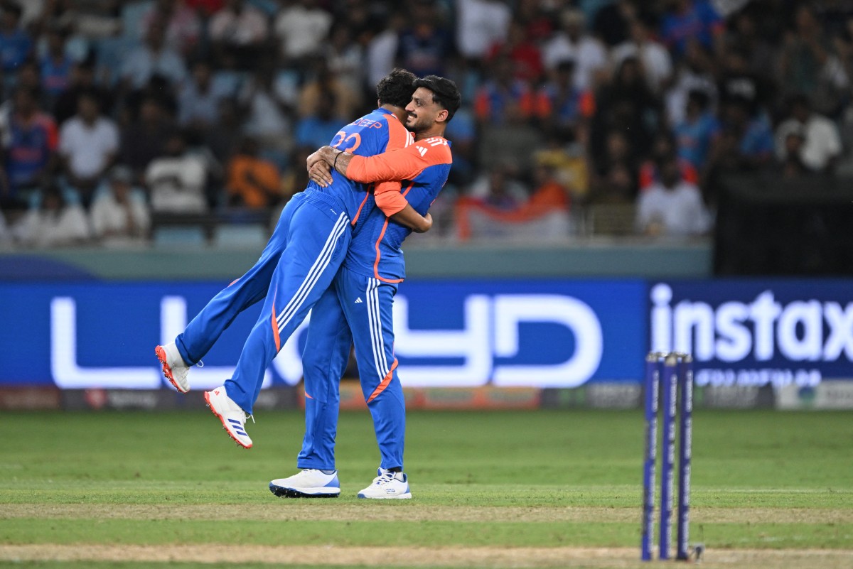 Asia Cup 2025: Axar Strikes Twice For India, Leaves 4-Down Pak In Trouble