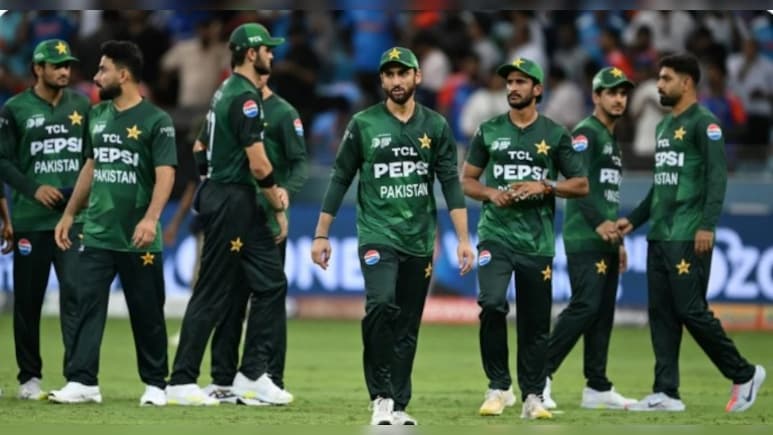 Asia Cup 2025: 'सरेंडर तो होना ही था', पाकिस्तान ड्रामे का सोशल मीडिया पर उड़ रहा जमकर मजाक Asia Cup 2025: 'सरेंडर तो होना ही था', पाकिस्तान ड्रामे का सोशल मीडिया पर उड़ रहा जमकर मजाक