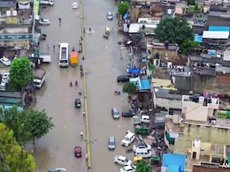 भारी बारिश के बाद एक बार फिर गुरुग्राम की सड़कें बनीं दरिया, लगा जाम भारी बारिश के बाद एक बार फिर गुरुग्राम की सड़कें बनीं दरिया, लगा जाम