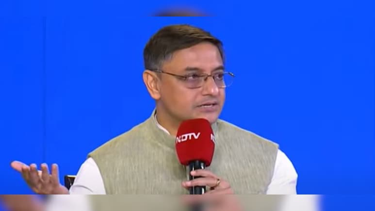 NDTV Profit GST Conclave: जीएसटी दरें घटाने से राज्यों का घाटा कैसे पूरा होगा? संजीव सान्याल ने बताया