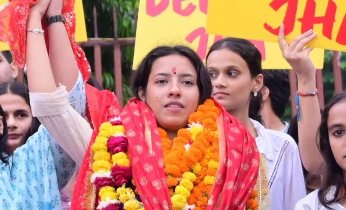बिहार से आकर दिल्ली में संघर्ष, झुग्गियों के बच्चों को पढ़ाया, DUSU चुनाव जीतने वाली दीपिका झा को जानिए