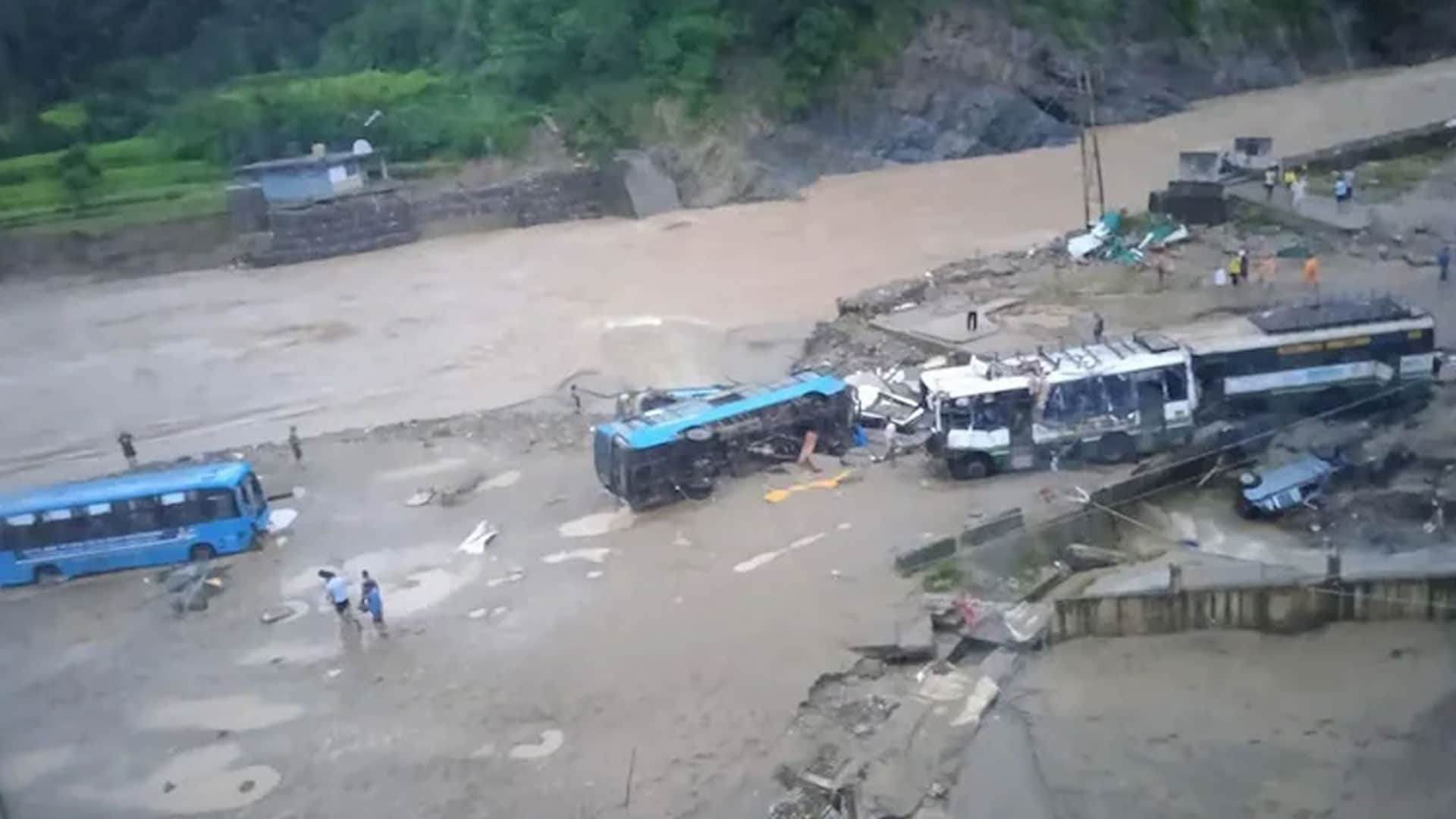 Video: Himachal Monsoon Fury: 3 Dead In Mandi Landslide, Vehicles Buried In Shimla