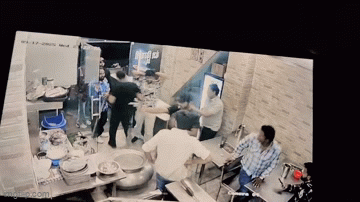 Rajasthan: कोटा के नॉनवेज रेस्टोरेंट में घुसकर बदमाशों ने की फायरिंग, CCTV में कैद हुई वारदात