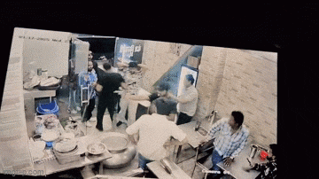 Rajasthan: कोटा के नॉनवेज रेस्टोरेंट में घुसकर बदमाशों ने की फायरिंग, CCTV में कैद हुई वारदात Rajasthan: कोटा के नॉनवेज रेस्टोरेंट में घुसकर बदमाशों ने की फायरिंग, CCTV में कैद हुई वारदात