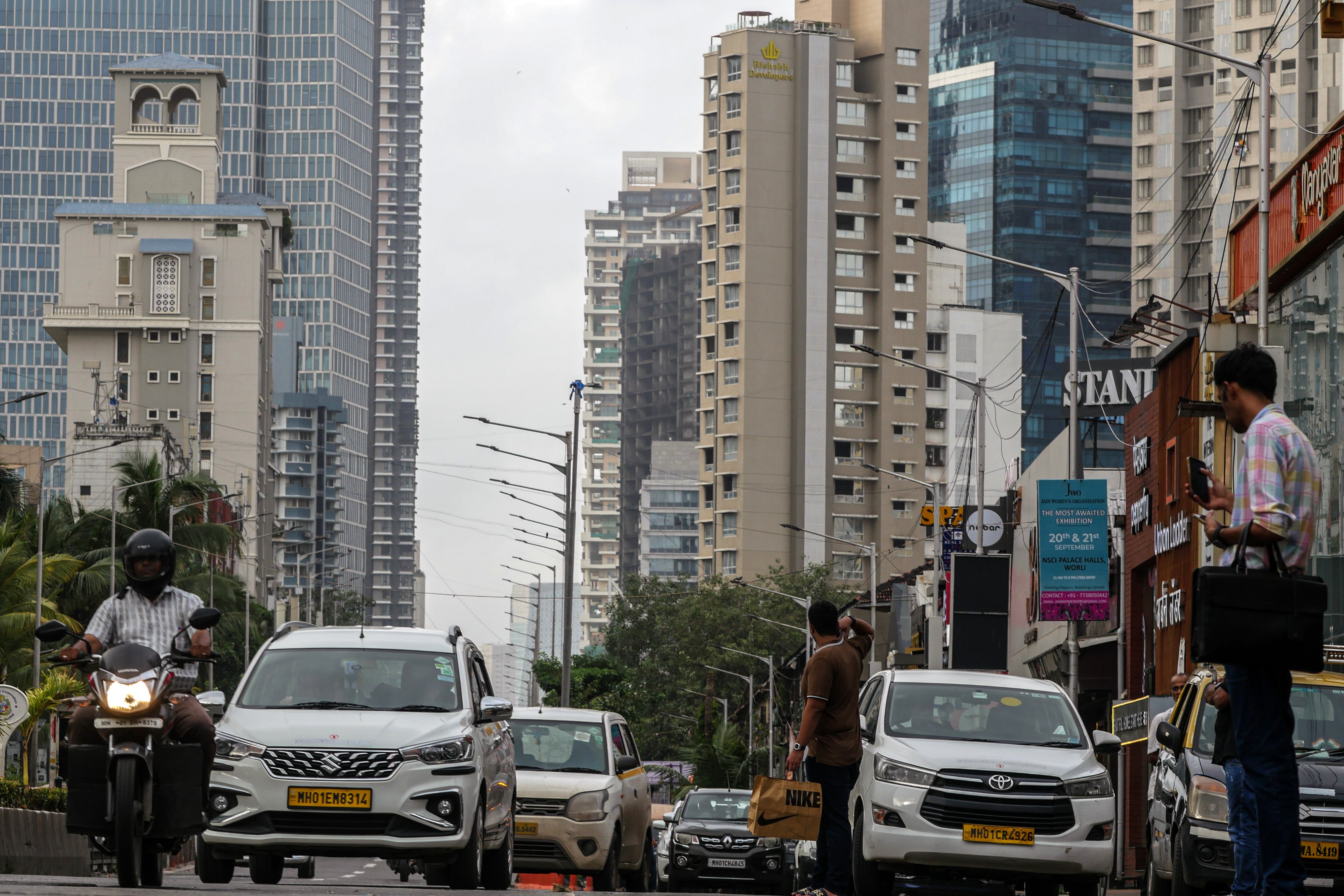 India's Largest REIT Plans $181 Million Debut Rupee Bond Sale
