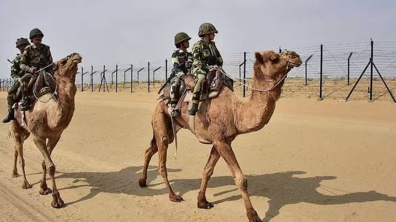 Rajasthan: भारत-पाक सीमा पर फिर पकड़ा संदिग्ध युवक, BSF समेत सुरक्षा एजेंसियां कर रहीं पूछताछ Rajasthan: भारत-पाक सीमा पर फिर पकड़ा संदिग्ध युवक, BSF समेत सुरक्षा एजेंसियां कर रहीं पूछताछ