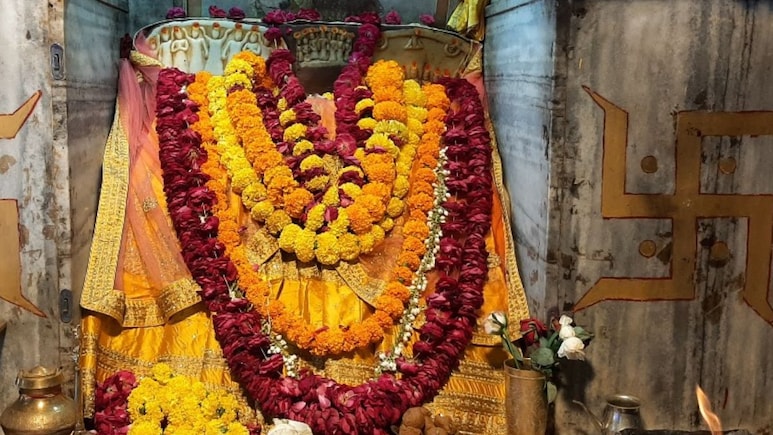 "परियों का बाग" में मावलियान माता से विराजते है मां दुर्गा के 7 स्वरूप, दर्शन के लिए उमड़ती है भारी भीड़ "परियों का बाग" में मावलियान माता से विराजते है मां दुर्गा के 7 स्वरूप, दर्शन के लिए उमड़ती है भारी भीड़