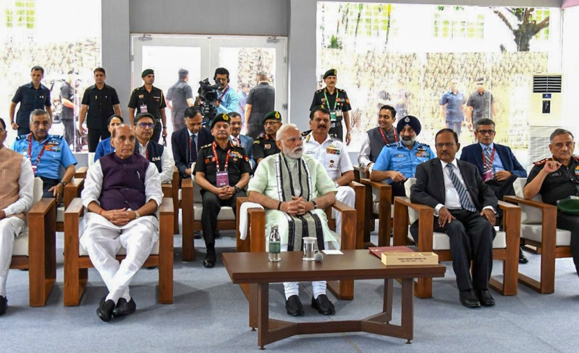 पीएम मोदी ने कोलकाता में 16वें संयुक्त कमांडर सम्मेलन का उद्घाटन किया