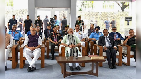 पीएम मोदी ने कोलकाता में 16वें संयुक्त कमांडर सम्मेलन का उद्घाटन किया