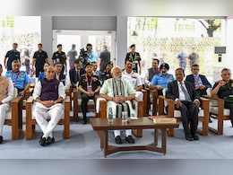 पीएम मोदी ने कोलकाता में 16वें संयुक्त कमांडर सम्मेलन का उद्घाटन किया पीएम मोदी ने कोलकाता में 16वें संयुक्त कमांडर सम्मेलन का उद्घाटन किया