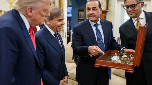 अमेरिकी राष्‍ट्रपति डोनाल्ड ट्रंप ने फिर की शहबाज शरीफ, आसिम मुनीर की तारीफ