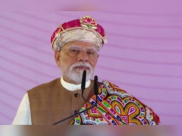 मोदी सरकार की 11 बड़ी योजनाएं : पिछले 11 सालों में कैसे बदली आम लोगों की जिंदगी, जानें यहां