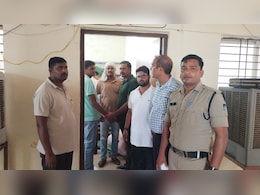 खुलेआम एक लाख रुपये रिश्वत मांग रहे थे नगर परिषद के सीएमओ! 30 हजार लेते रंगे हाथों गिरफ्तार खुलेआम एक लाख रुपये रिश्वत मांग रहे थे नगर परिषद के सीएमओ! 30 हजार लेते रंगे हाथों गिरफ्तार