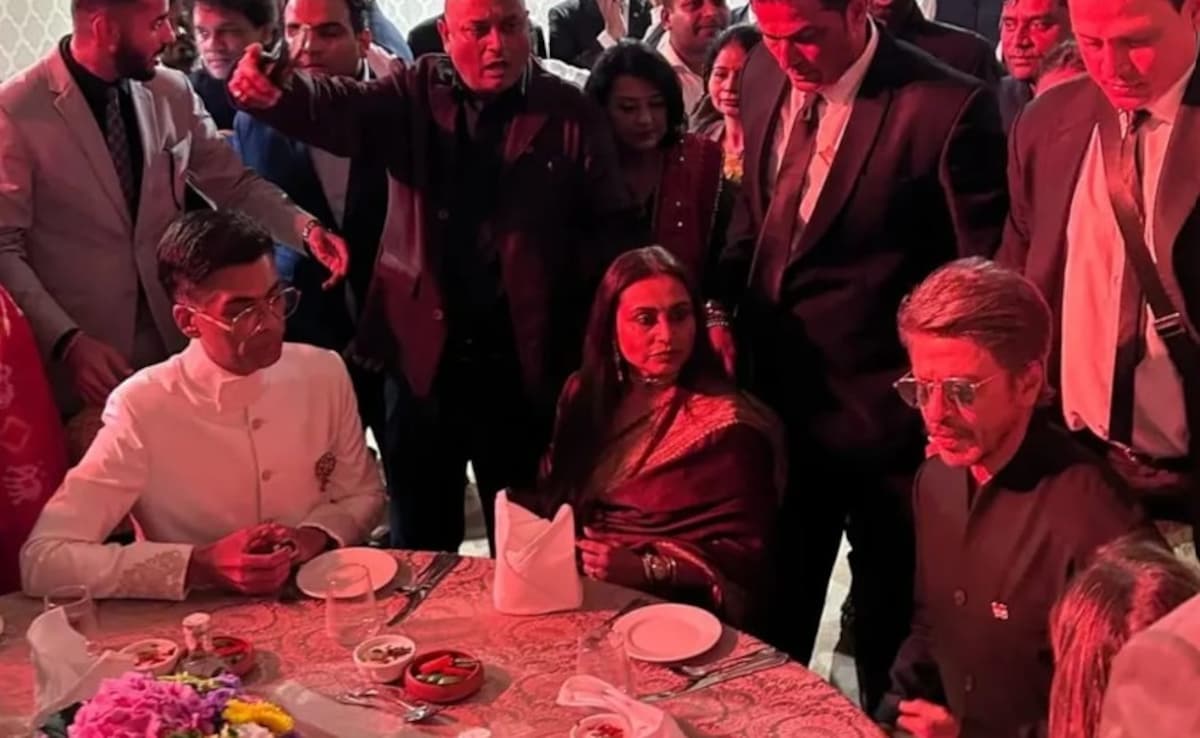 Viral: Inside Dinner Scenes With Shah Rukh Khan, Rani Mukerji And Karan Johar After National Film Awards Ceremony