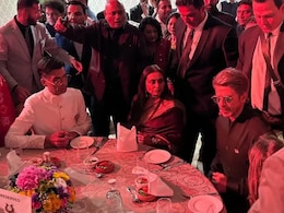 Viral: Inside Dinner Scenes With Shah Rukh Khan, Rani Mukerji And Karan Johar After National Film Awards Ceremony Viral: Inside Dinner Scenes With Shah Rukh Khan, Rani Mukerji And Karan Johar After National Film Awards Ceremony
