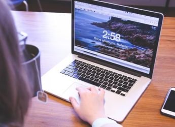 Apple 2025 MacBook Air રૂ. 99,900ને બદલે સેલમાં રૂ. 84,990ના ભાવે ઉપલબ્ધ
