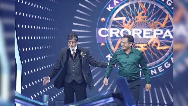 Amitabh Bachchan क्यों छूने लगे बलिया के IRS आशुतोष पांडे के पैर? KBC 17 में दिखा अद्भुत नजारा