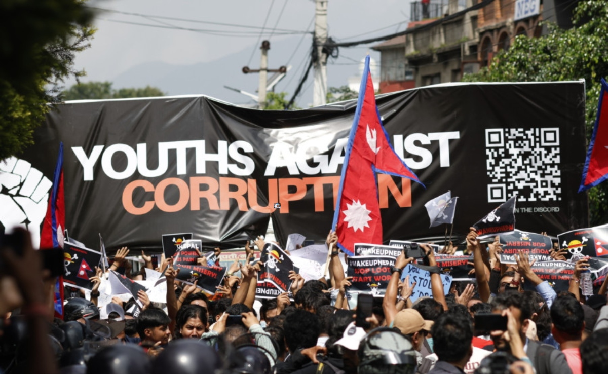 नेपाल में क्यों भड़का हुआ है 'जेन जी', दूसरे देशों में काम कर कितना पैसा भेजते हैं नेपाली