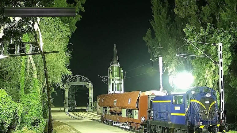 Rail Missile System: पहली बार ट्रेन से अग्नि प्राइम मिसाइल लॉन्च; DRDO ने कैसे किया कमाल, देखिए Video Rail Missile System: पहली बार ट्रेन से अग्नि प्राइम मिसाइल लॉन्च; DRDO ने कैसे किया कमाल, देखिए Video