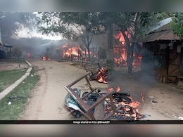 बांग्लादेश में आदिवासी बच्ची से गैंगरेप के बाद भड़की हिंसा, झड़प-आगजनी में 3 मरे, सेना के जवान भी घायल बांग्लादेश में आदिवासी बच्ची से गैंगरेप के बाद भड़की हिंसा, झड़प-आगजनी में 3 मरे, सेना के जवान भी घायल