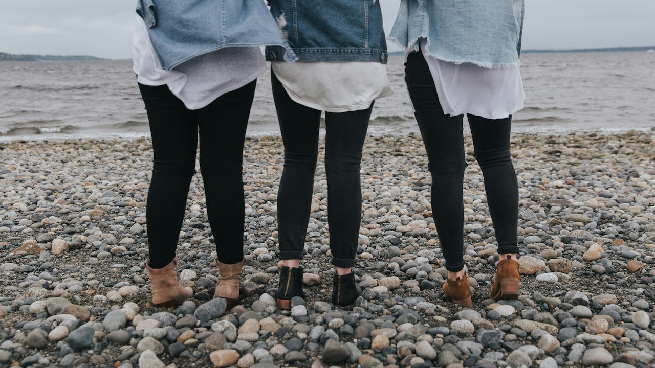 Shop Gap And Guess Bestsellers At Huge Discounts