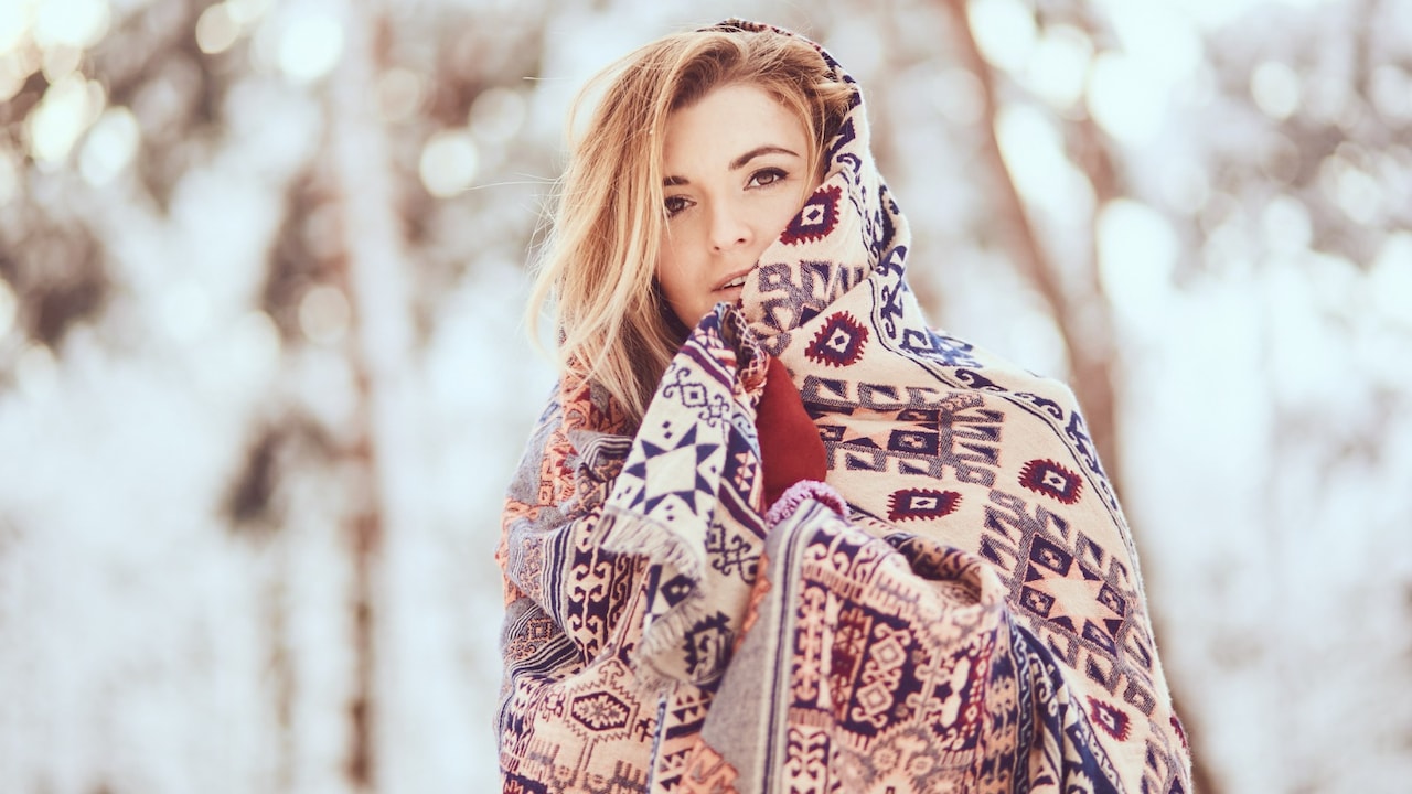 Trendy ways to wear scarf for every occasion 