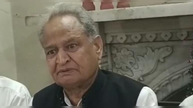 "वसुंधरा होनी चाहिए थीं बीजेपी की च्‍वाइस", गहलोत बोले- राजे को मौका म‍िलता तो मजा आता