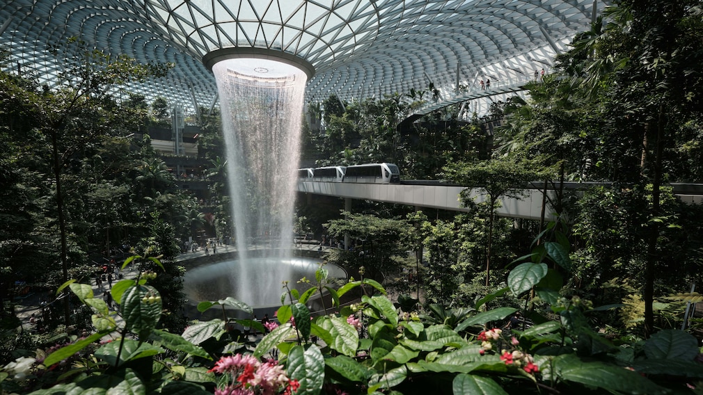 7 Most Passenger-Friendly Airports In The World