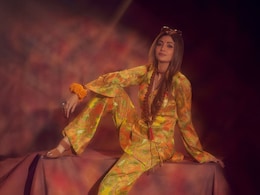 Shilpa Shetty Channels Zeenat Aman's Iconic <i>Hare Rama Hare Krishna</i> Look