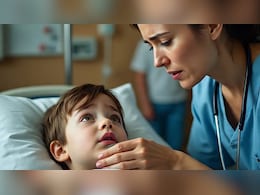 बच्चे के गले में फंस गया है सिक्का तो तुरंत करें ये काम, ऐसे बच सकती है जान बच्चे के गले में फंस गया है सिक्का तो तुरंत करें ये काम, ऐसे बच सकती है जान