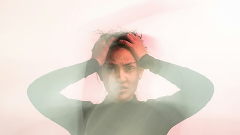 बाबा ने किया बाइक से जाते युवक को हिप्नोटाइज, क्या सच में कोई पल भर में आपका दिमाग कंट्रोल कर सकता है?