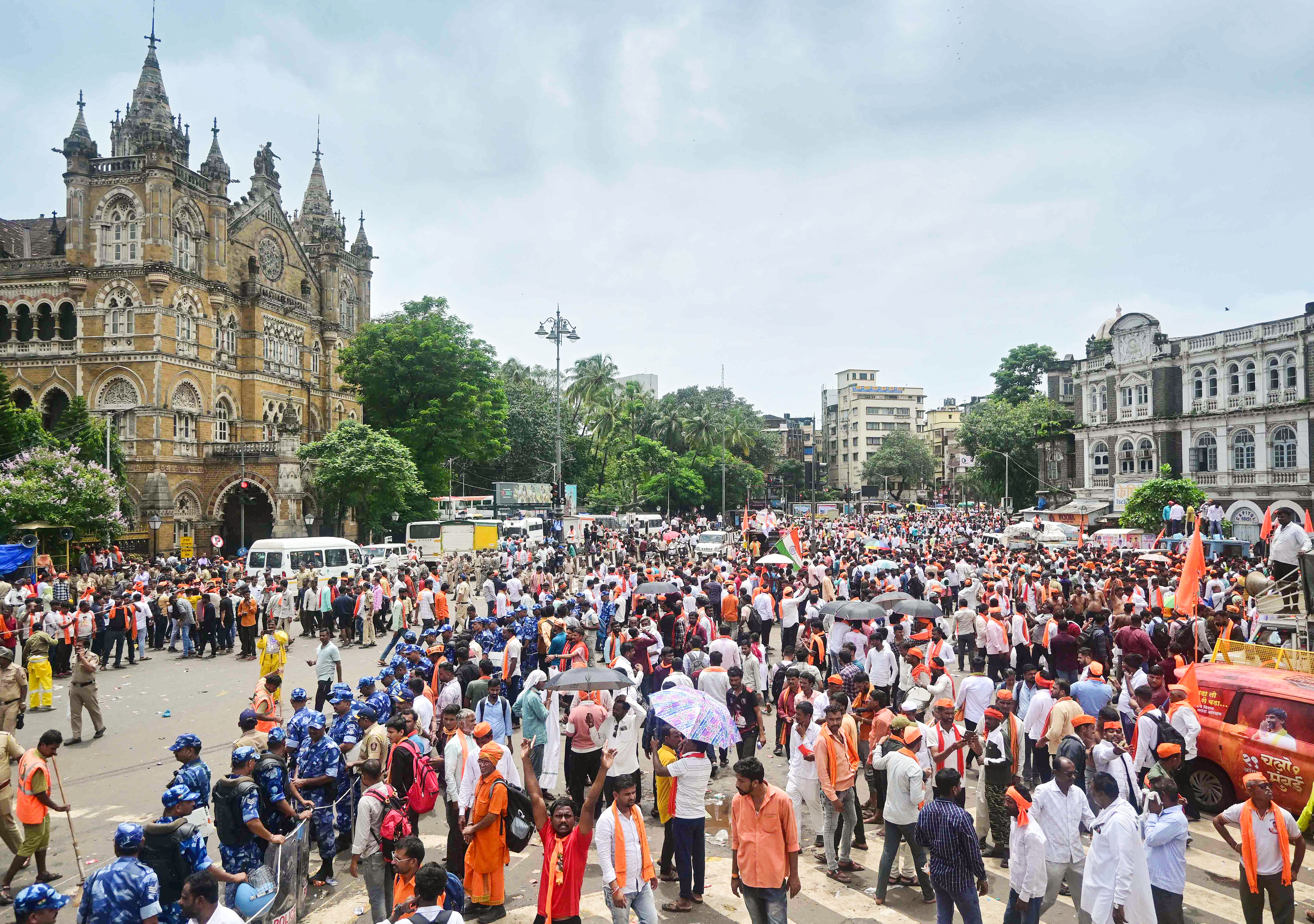 Maratha Quota Row: Protesters Disrupt Traffic, Crowd CSMT, South Mumbai