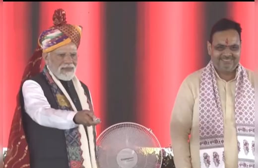 PM Modi: पीएम मोदी का स्वदेशी मंत्र, बोले- ब्रांड किसी भी देश का हो, उसमें मेरे देश की मिट्टी की महक हो