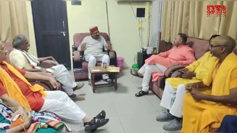 Lt Colonel Purohit Visits Ram Temple Month After Acquittal In Malegaon Blast Case Lt Colonel Purohit Visits Ram Temple Month After Acquittal In Malegaon Blast Case