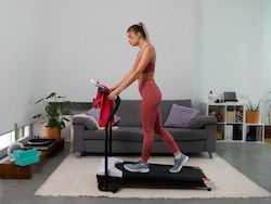 आप भी हैं बढ़ते वजन से परेशान, आज ही ऑर्डर करें ये शानदार Treadmill और हर दिन रहे फिट