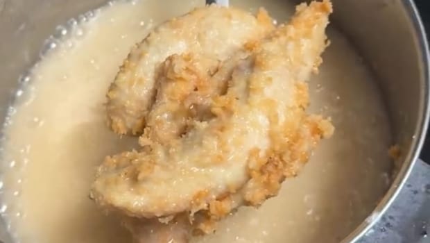 Viral Video: Woman Makes Fried Chicken By Mixing Flour Directly Into Oil, Internet Reacts