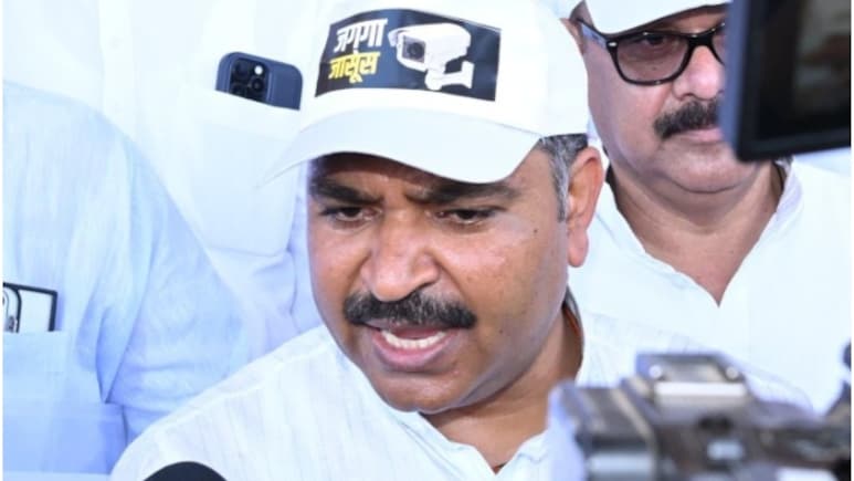 Rajasthan Politics: 'जासूसी कैमरों का एक्सेस सिर्फ स्पीकर के पास', राज्यपाल से मिलकर टीकाराम जूली बोले- 'तुरंत विधानसभा सीज कर...'